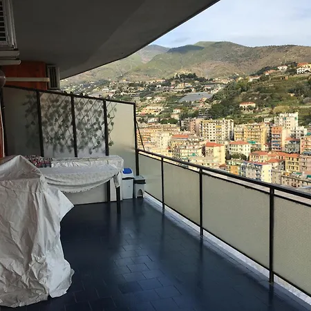 Vista Panoramica Mare E Monti