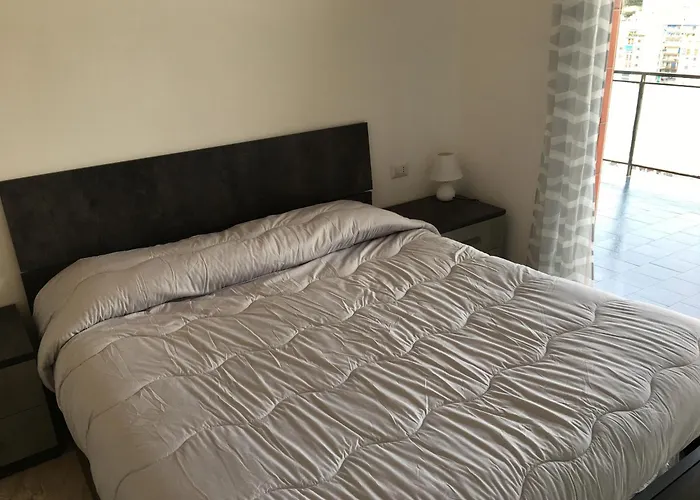 Vista Panoramica Mare E Monti